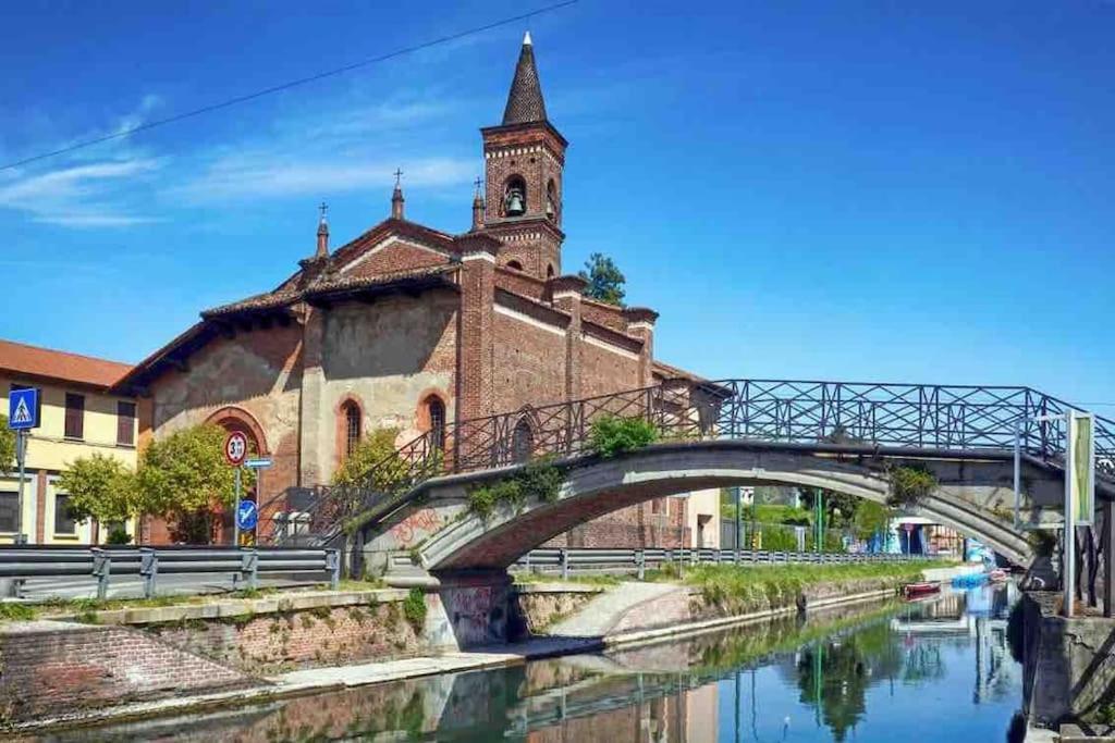 Lovely Apartment Navigli Milan Bagian luar foto