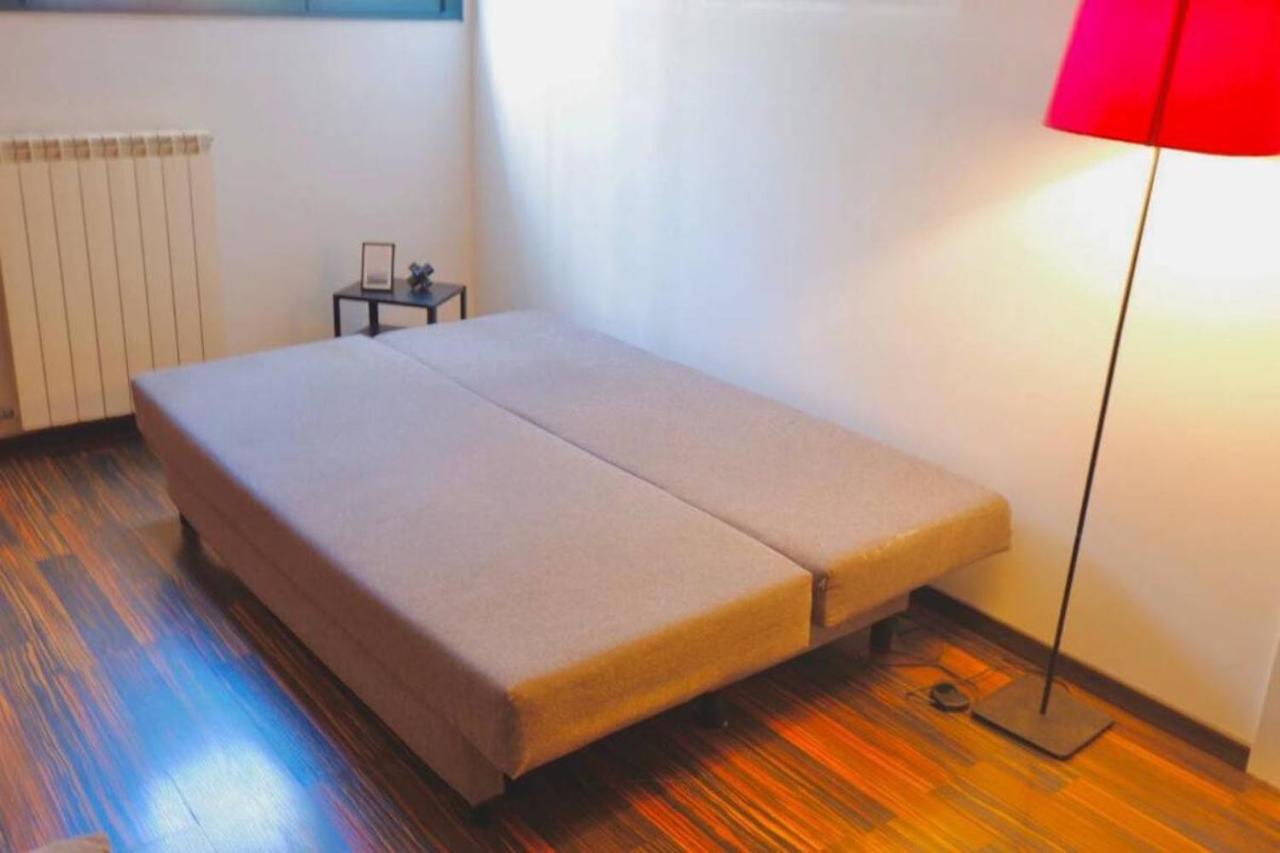 Lovely Apartment Navigli Milan Bagian luar foto