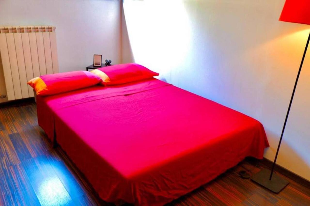 Lovely Apartment Navigli Milan Bagian luar foto