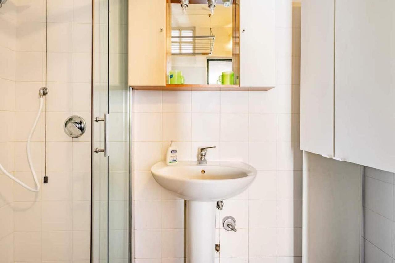 Lovely Apartment Navigli Milan Bagian luar foto
