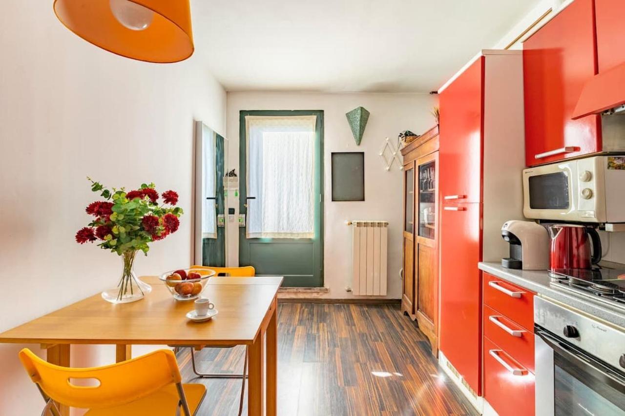 Lovely Apartment Navigli Milan Bagian luar foto